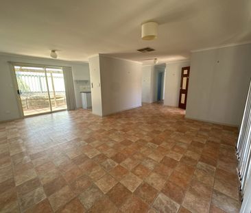 Neat 3 Bedroom Home - Photo 2