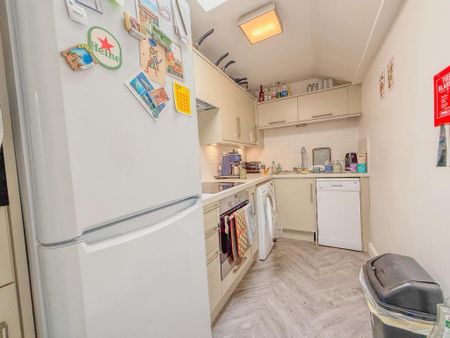 3 bedroom apartment to rent - Photo 5