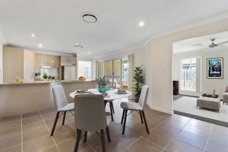 SPACIOUS FAMILY HOME IN A GREAT LOCATION! - Photo 3