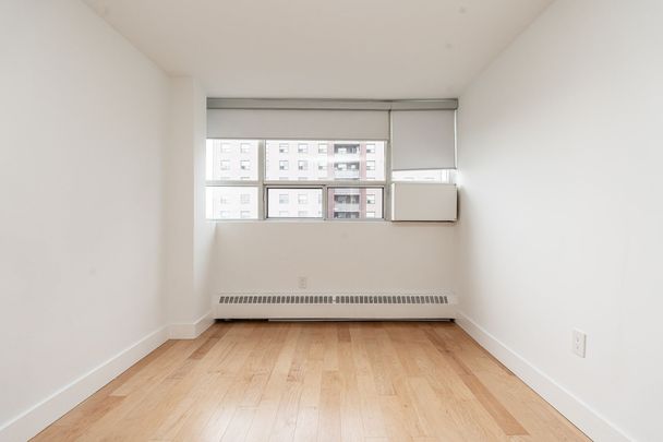 730 St Clarens Avenue - Photo 1