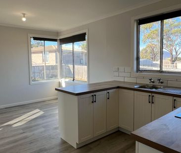 Newly Renovated Stylish 3 Bedroom Home! - Photo 5