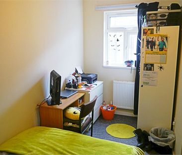 2 Bedroom Flat - Photo 3