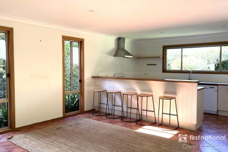 Coastal living just 450mt from Werri Beach. - Photo 4