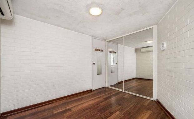 A Private Courtyard Retreat In A Convenient Wembley Location - Photo 1