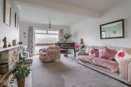 3 bedroom detached bungalow to rent - Photo 3