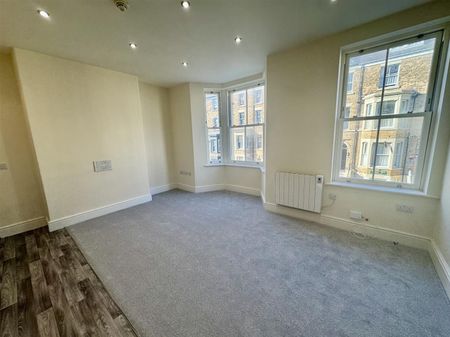 Albemarle Crescent, Scarborough - Photo 2