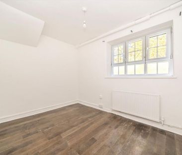 3 bedroom flat to rent - Photo 3