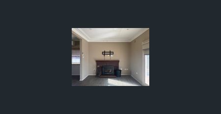 Cosy updated 2-bedroom cottage. - Photo 3