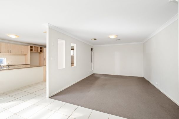 Modern Family Home in a Prestigious Location - Photo 1