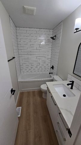 For Lease - 698 Burton Drive, Innisfil, Ontario - Photo 5