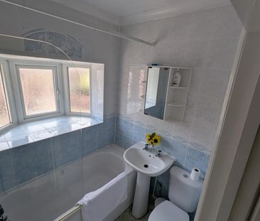 Room in a Shared House, Woodside Road, SO17 - Photo 5