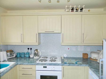 2 bedroom terraced house to rent - Photo 4