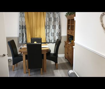 Room in a Shared House, Whitehawk Road, BN2 - Photo 3