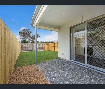 Spacious Fully Fenced Duplex with Air Conditioning - Photo 6