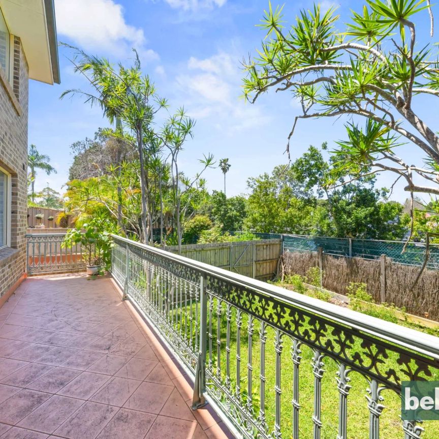 Tropical Oasis With Oversized Courtyard - Photo 1