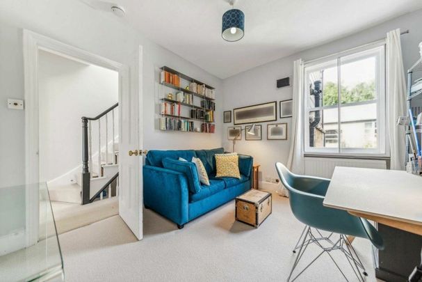 Rowena Crescent, London, SW11 - Photo 1