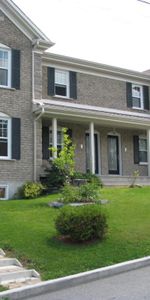 CONDO 4½ HAUT DE GAMME – MAGOG – ÉTAGE SUPÉRIEUR – BIEN INSONORISÉ – THERMOPOMPE - Photo 3