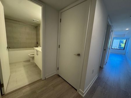 For Lease - 3 Strathgowan Avenue Unit# 313, Toronto, Ontario - Photo 5