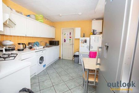 North Birkbeck Road, Leytonstone, London, E11 - Photo 4