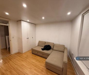 3 bedroom flat to rent - Photo 3
