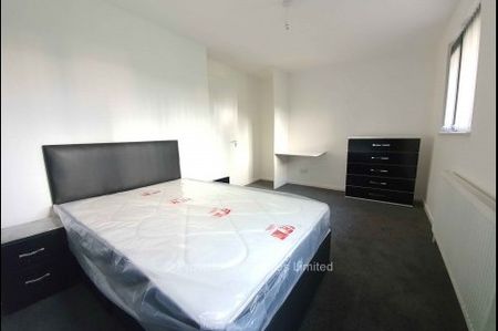 Houses for rent in Leeds - Photo 4