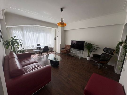 Leuk gemeubeld 2 Slaapkamer appartement te huur op vlak bij stadhuis van Oostende! - Photo 1