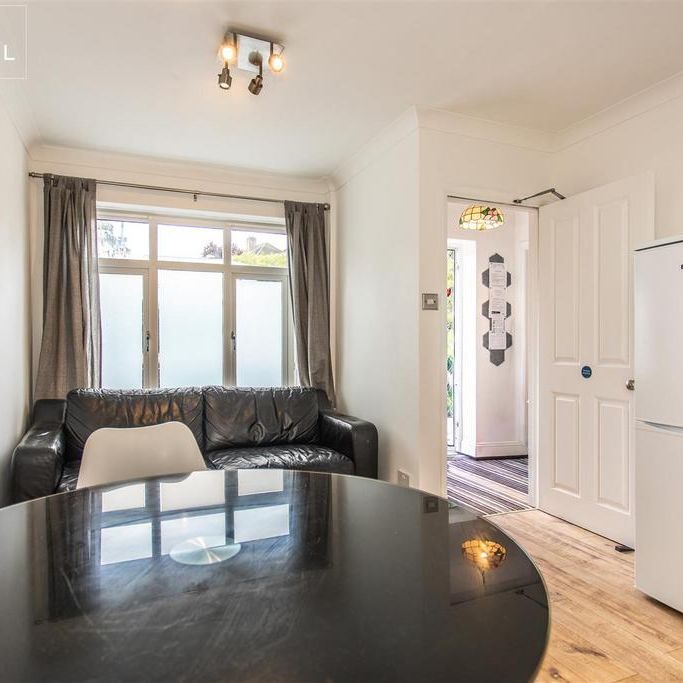 6 bedroom terraced house to rent - Photo 1