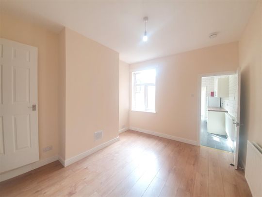 Down Street, LE4, Leicester - Photo 1