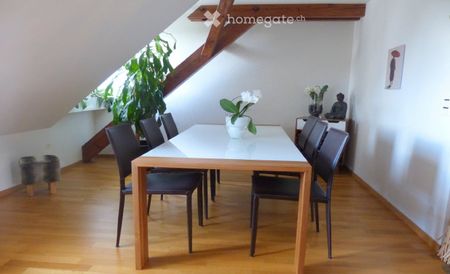 Charmante 3.5-Zimmer-Dachgeschosswohnung in Basel - Foto 2