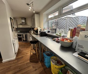 1 bedroom in a house share to rent - Photo 6