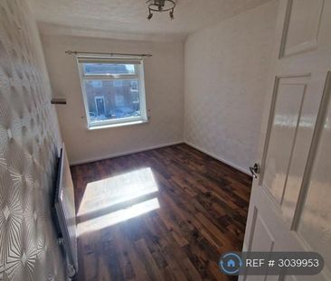 2 bedroom semi-detached house to rent - Photo 3