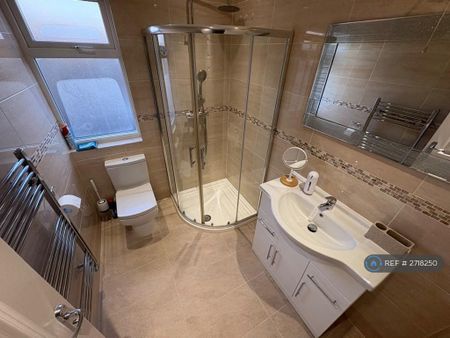 5 bedroom terraced house to rent - Photo 2