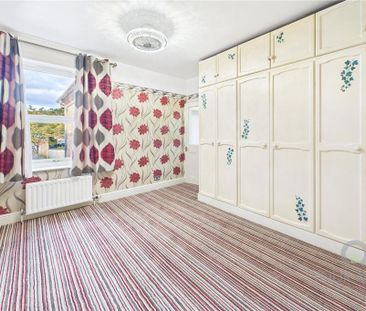 4 bedroom terraced house to rent - Photo 3