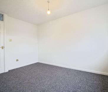 2 bedroom end of terrace house to rent - Photo 5