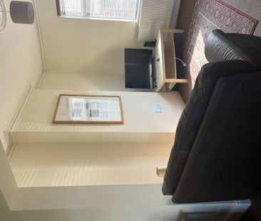 4 bedroom terraced house to rent - Photo 2