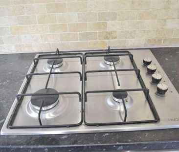 Strawberry Lane, Carshalton, SM5 - Photo 4