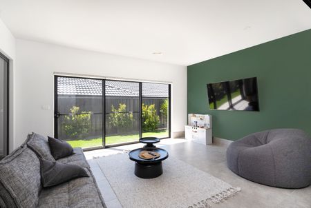 17 Trask Street, Coombs ACT 2611 - House For Rent | Domain - Photo 4