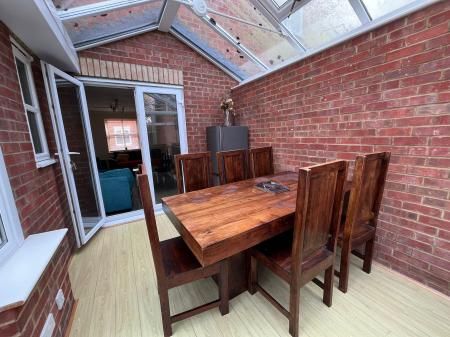 Hatcher Crescent, Hythe Quay, Colchester, CO2 - Photo 4