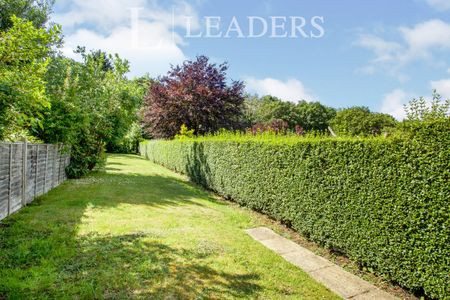 2 bedroom house to rent Connaught Road, Brookwood, Woking, GU24 - Photo 4