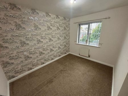 3 bedroom semi-detached house to rent - Photo 4