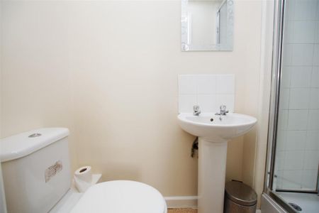 1 bedroom in a house share to rent - Photo 5