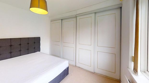 4 bedroom semi-detached house to rent - Photo 1