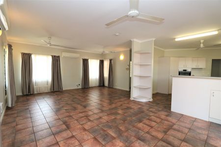 74 Callistemon Drive - Photo 2