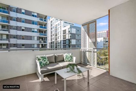 MGM MARTIN – AIR CONDITIONED MODERN THREE BEDROOM APARTMENT WITH STUDY - Photo 5