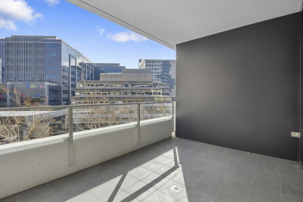 Move-In Ready: Inner City Lifestyle - Photo 1