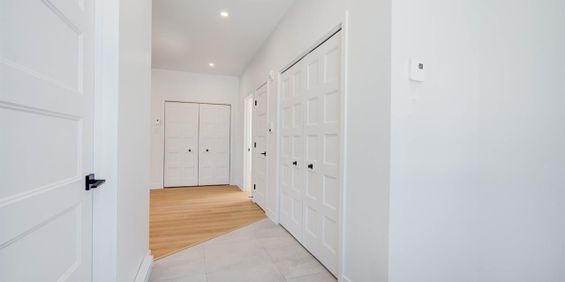 Appartement Saint-Rémi � Louer - Photo 3