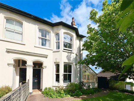 3 bedroom semi-detached house to rent - Photo 2