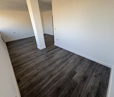 Market Square, Northampton - Photo 5