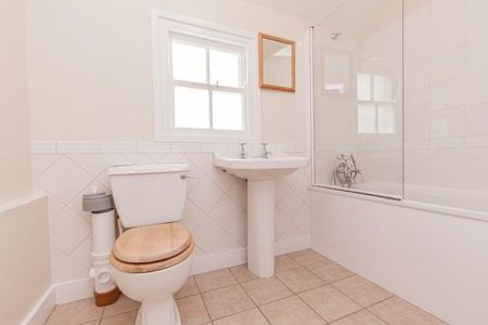 3 bedroom terraced house to rent - Photo 5