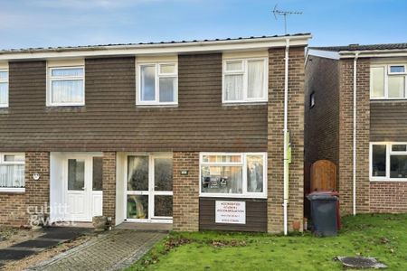 1 bedroom in a house share to rent - Photo 3